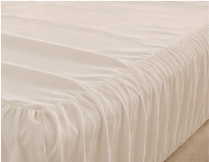Fitted bed sheet detail